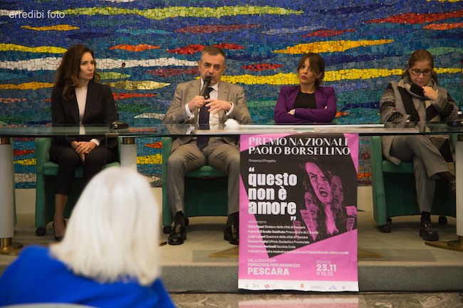 questo-non-e-amore-2023-05