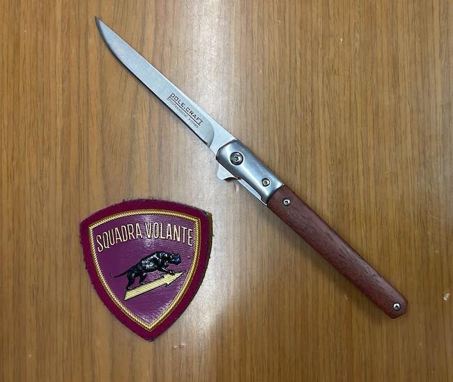 coltello 8 marzo 2024