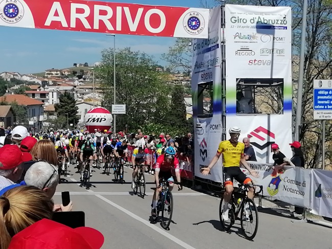 Giro d'Abruzzo Juniores 14042024 arrivo Magagnotti