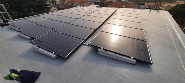 Il nuovo impianto fotovoltaico dell'ufficio postale di San Salvo