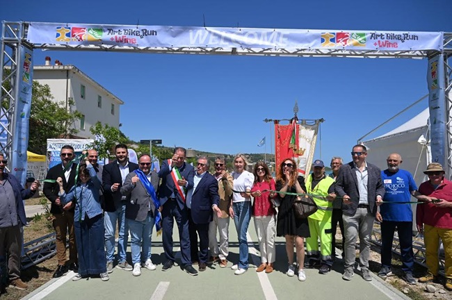 inaugurazione art bike run wine