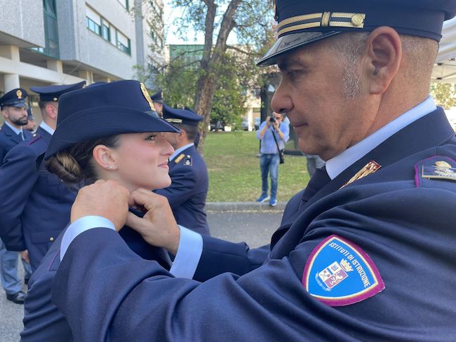 foto consegna alamari