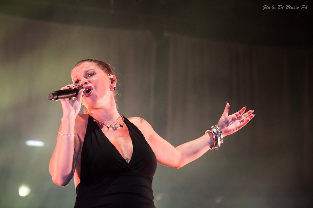 alessandra-amoroso-lanciano-2025-04