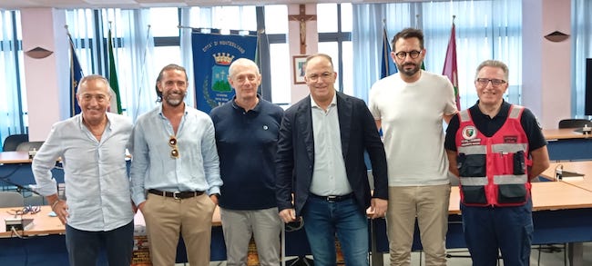 conferenza per le vie del borgo