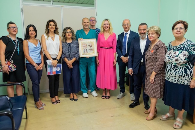 visita azzurro donna reparto chirurgia