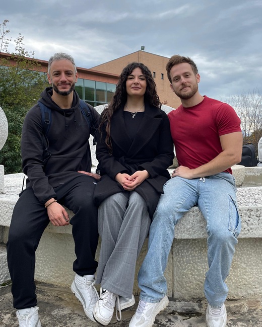 Powerlifting - da sx Casciani, l'altleta Manuela Rosati, Giammichele