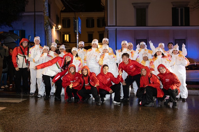 Foto Coca-Cola_LAquila_CRI tedofori