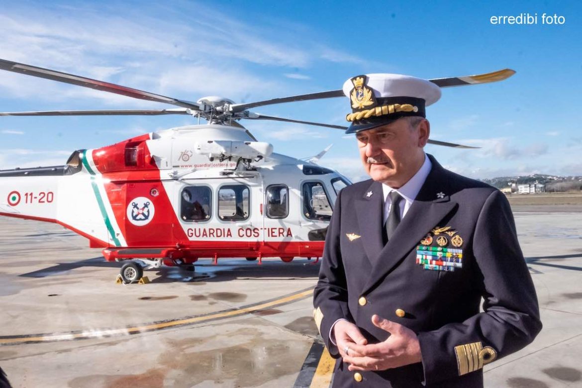 elicottero-guardia-costiera-02