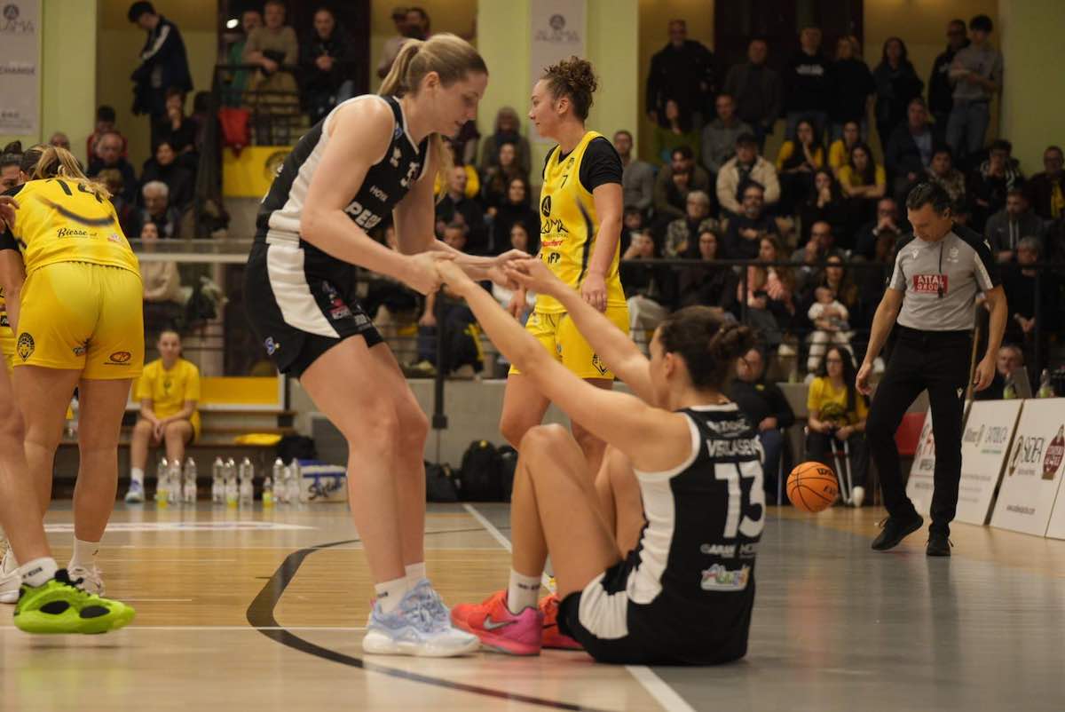 lupe basket vs panthers roseto