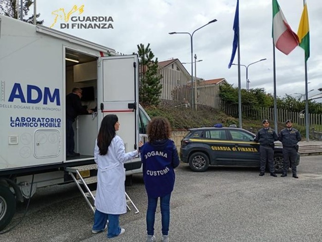 GdF L'Aquila controllo carburanti