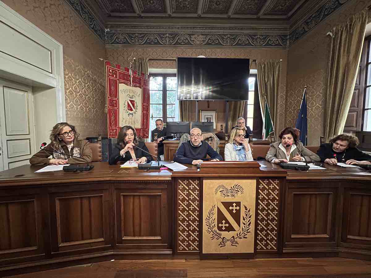 tavolo comitato cittadino delfico