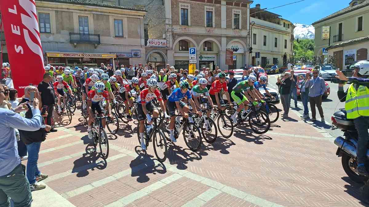 Giro d'Abruzzo Juniors 2026 - Partenza da Tossicia