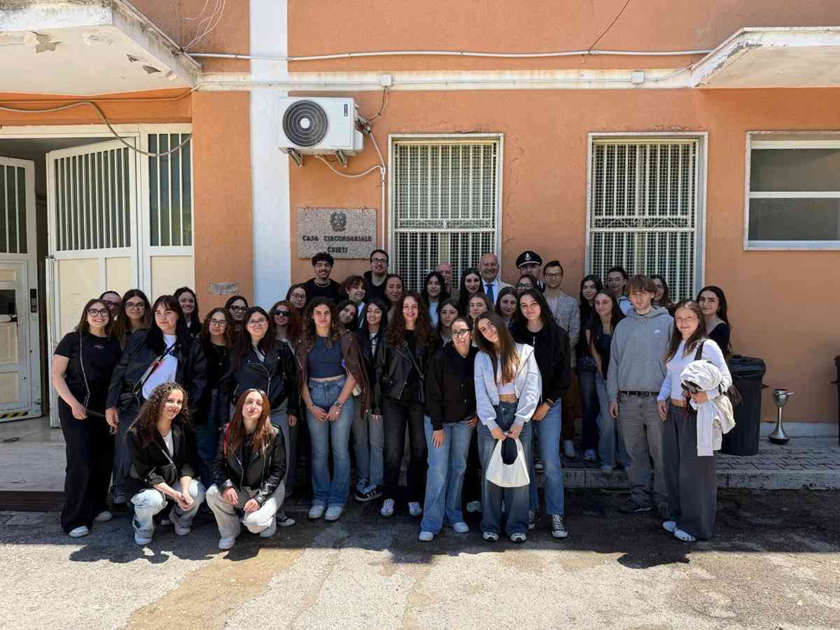 iVisita studenti D'Annunzio al Carcere di Chieti