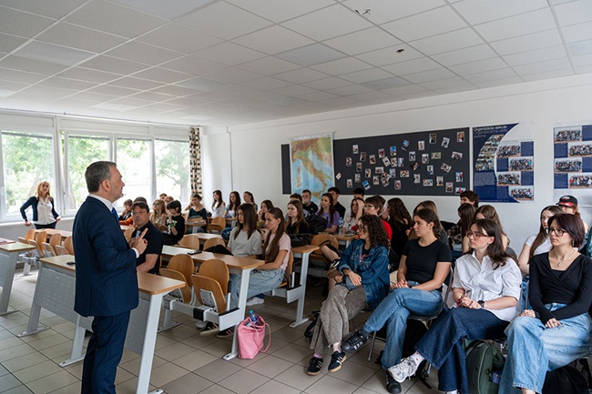 Visita al liceo Saru Rettore Corsi