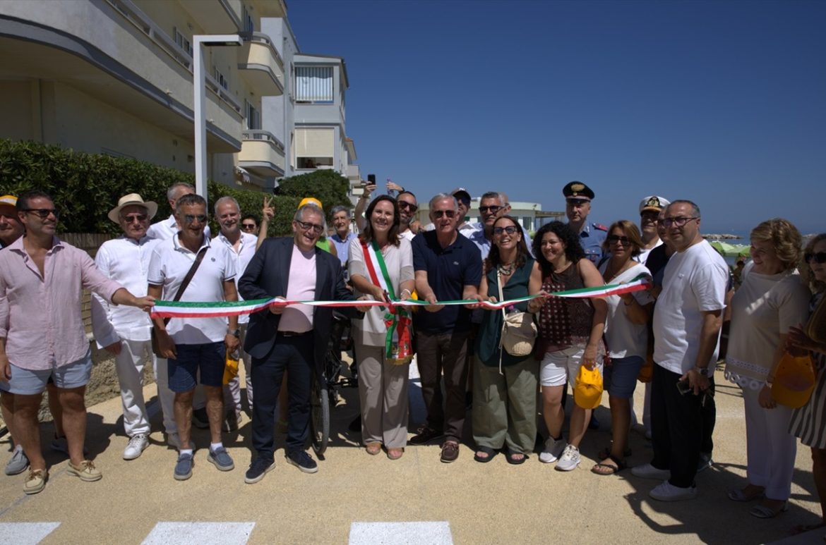 Taglio del nastro prima tappa Ciclovia Adriatico