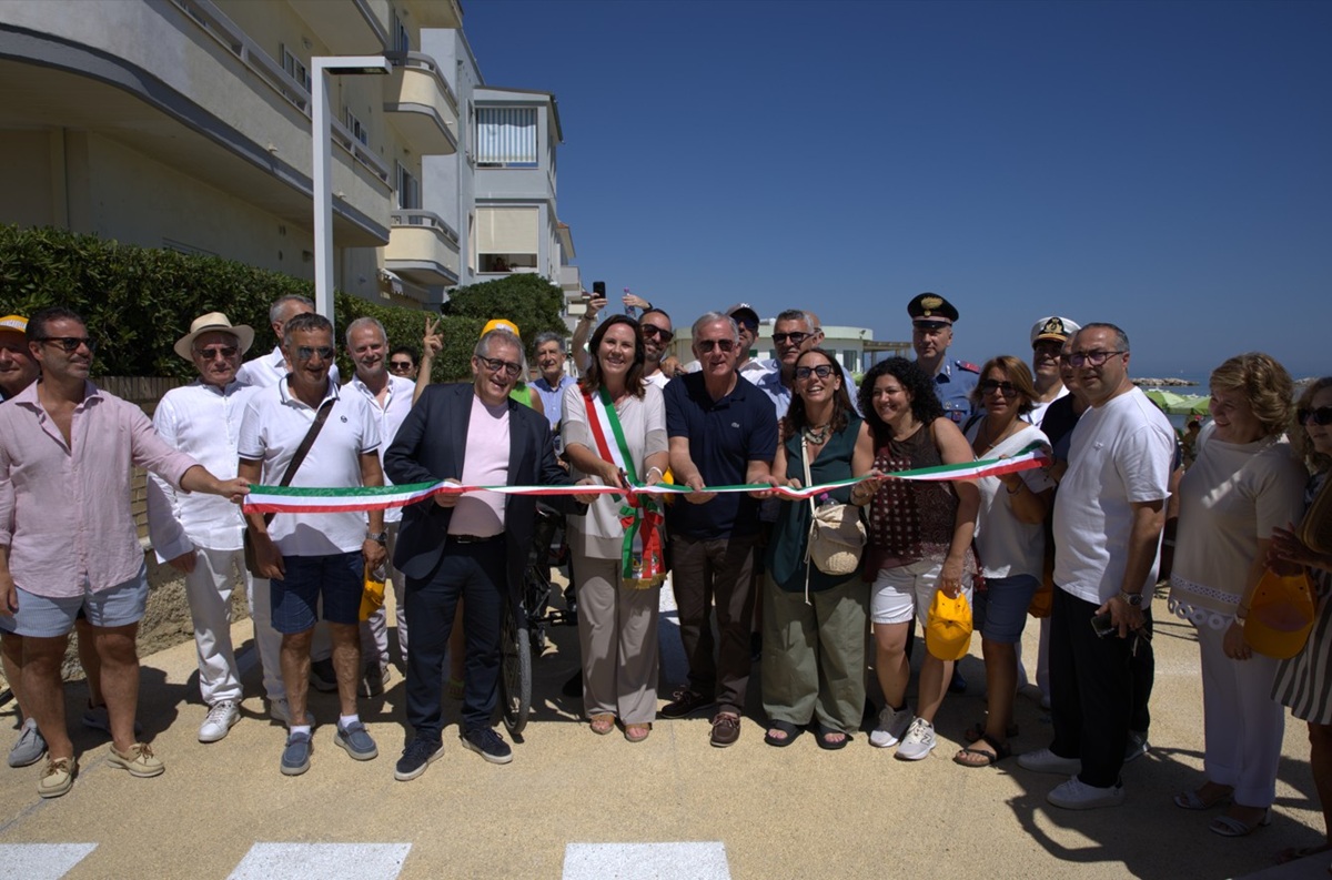 Taglio del nastro prima tappa Ciclovia Adriatico