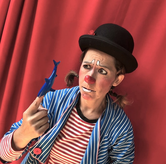 con gli occhi di un clown