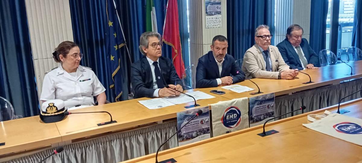 gara di pesca plastica