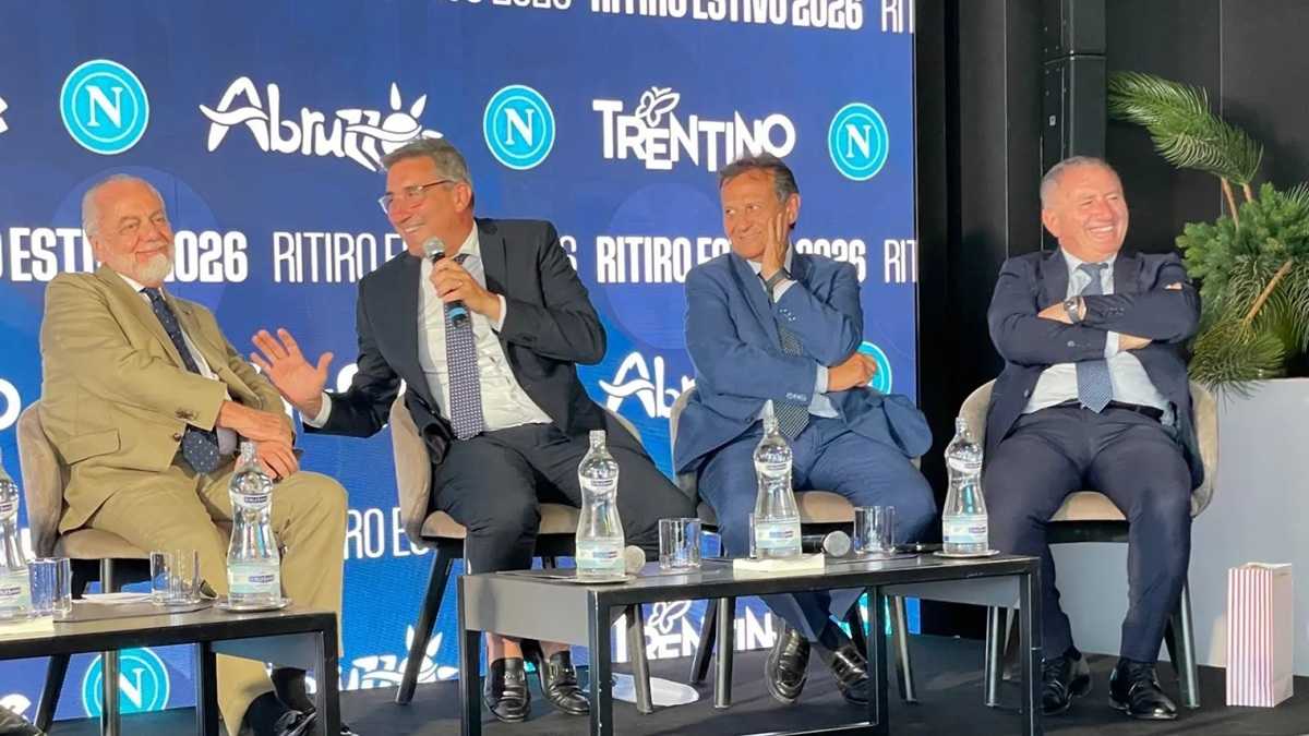 conferenza stampa ritiro Napoli calcio