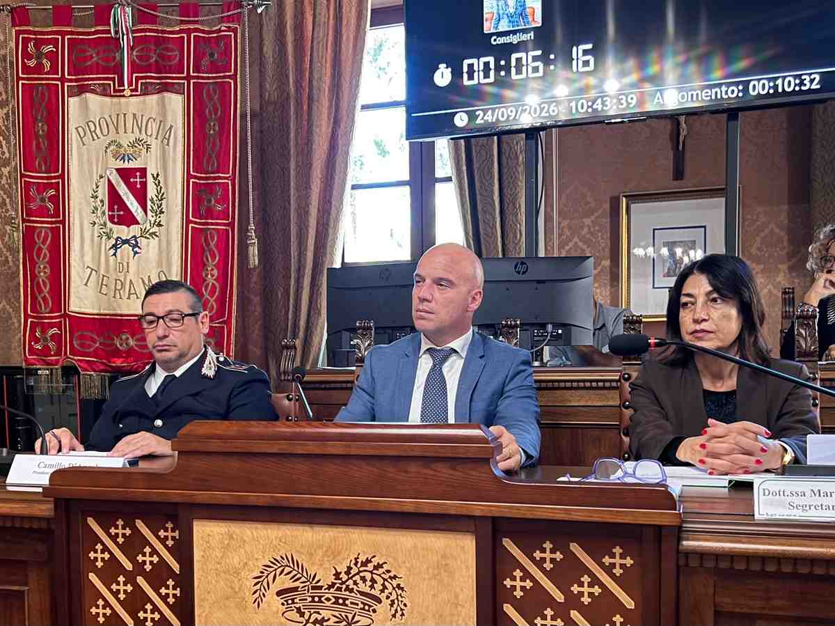 FOTO comandante Vittorini - presidente D'Angelo - segretaria Scarpone