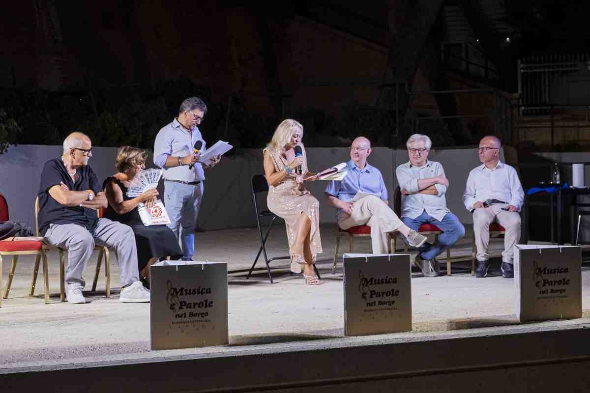 Musica e parole nel bogo